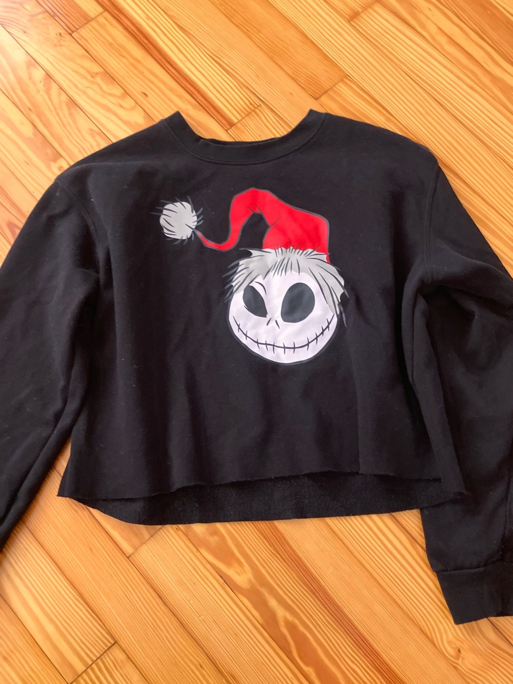 Women’s Nightmare before Christmas crop sweatshirt XL